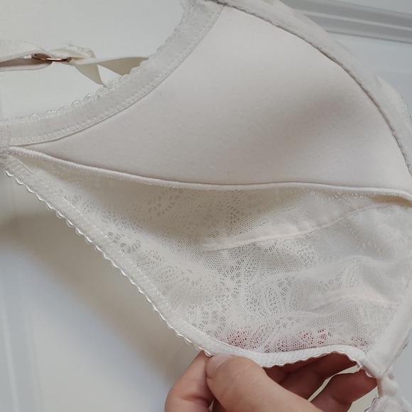Victoria's Secret Very Sexy Unlined Plunge in Size 34DD - Picture 5 of 8